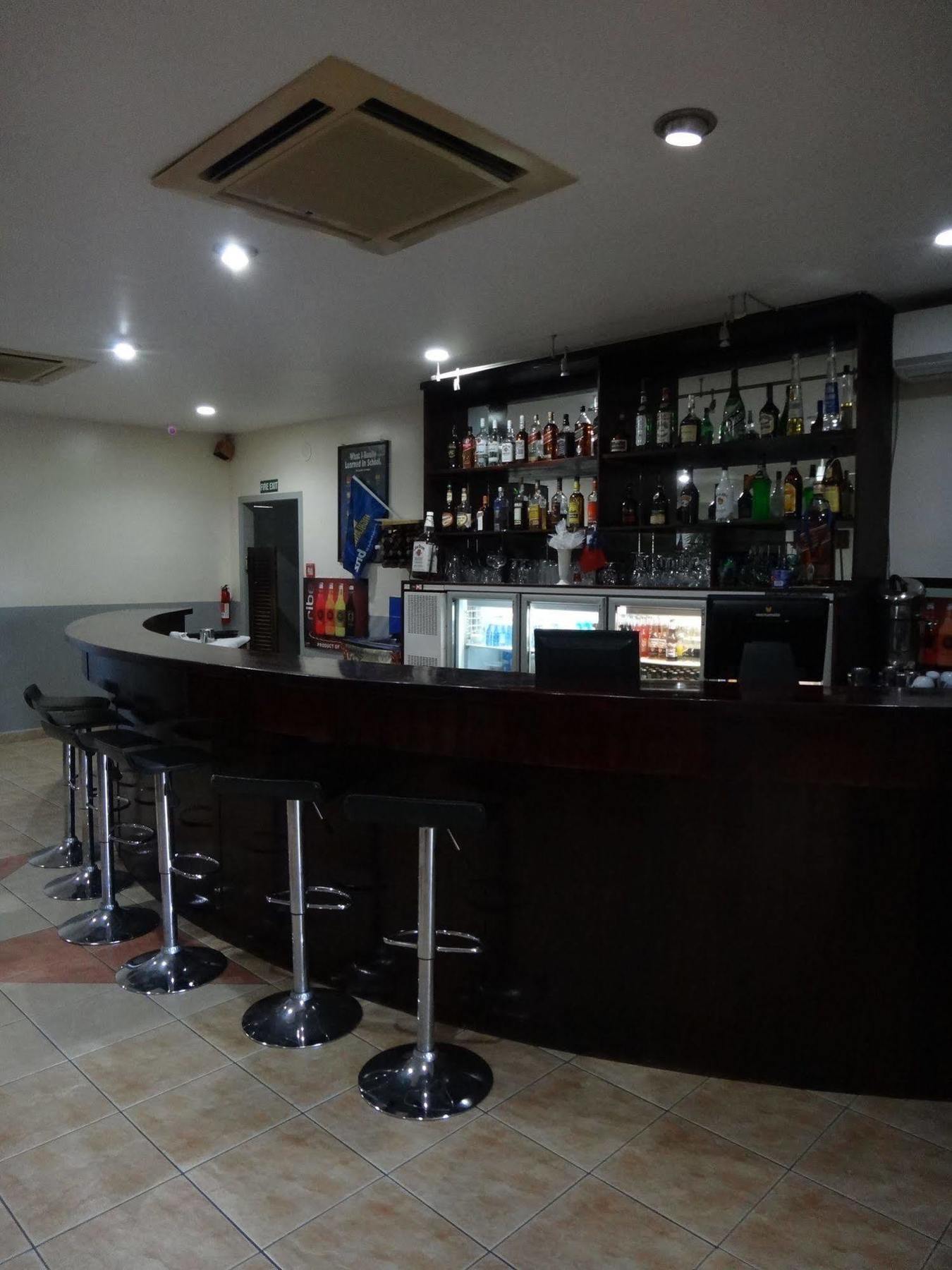 Hotel Elisa Апиа Экстерьер фото